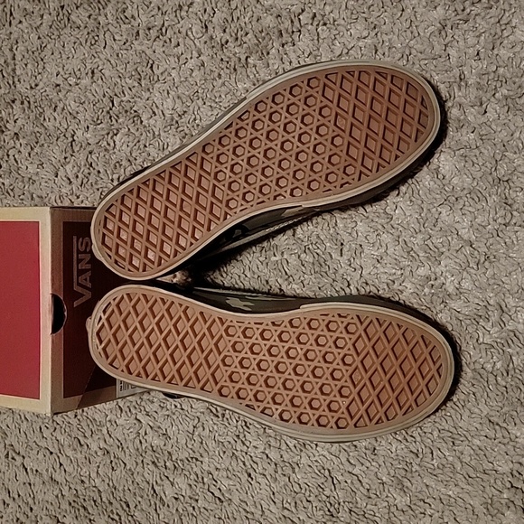 NWT Camo Sidewall Vans Sz 2Y - Picture 6 of 7